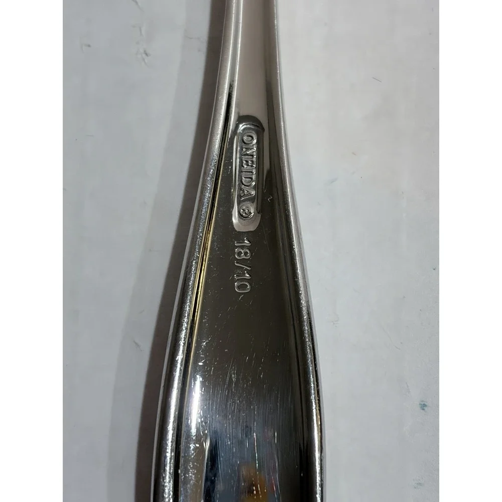 Oneida 18/10 Stainless Steel Spoons Solid Handle Glossy Silver Set of 2